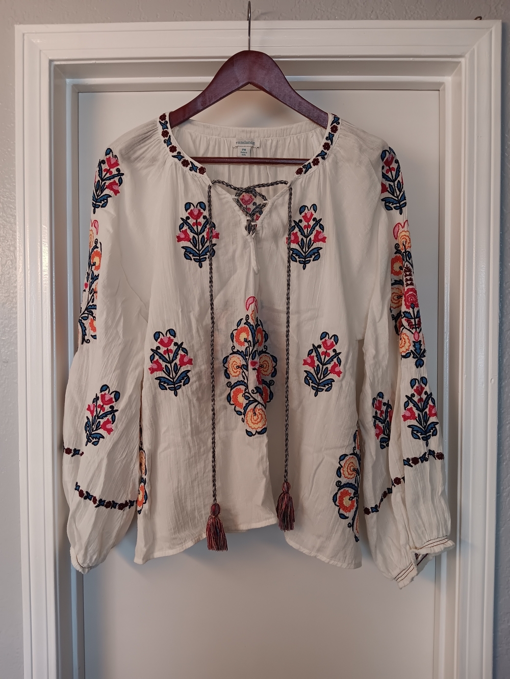 Sundance Embroidered Floral Blouse in White Size PM